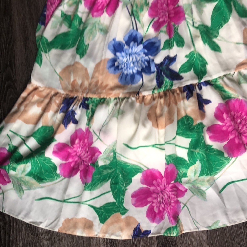 Taylor Floral Dress - Picture 2 of 11